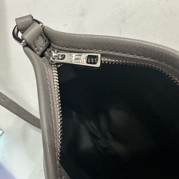 ★ NWOT Iconic Marc Jacobs Gray Silvertone Hardware Crossbody Bag - Picture 10 of 12